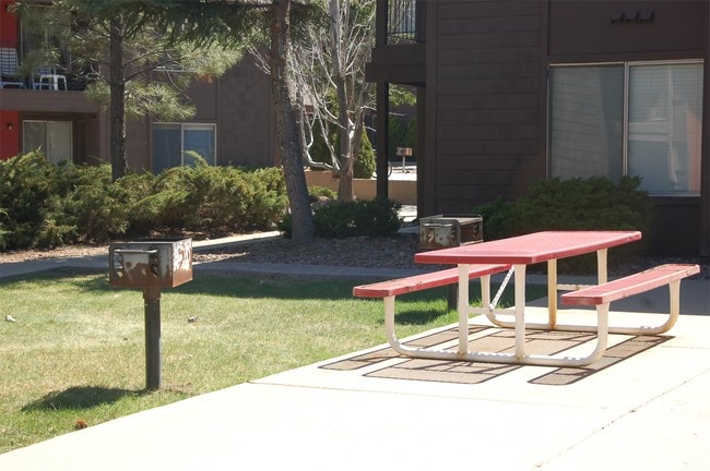 Photo - 1200 T A Riordan