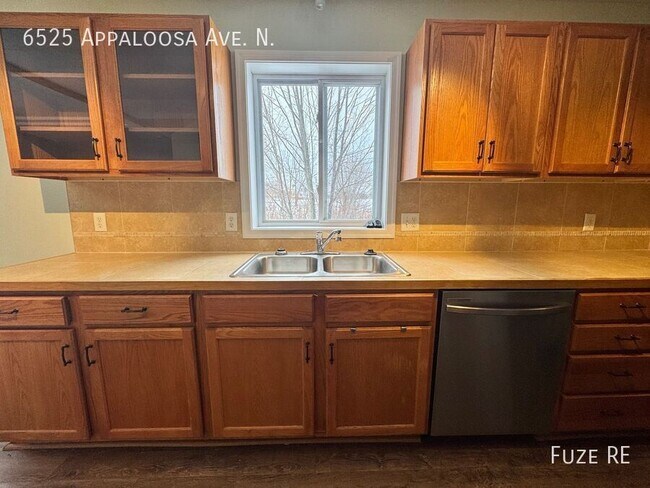 Photo - 6525 Appaloosa Ave N