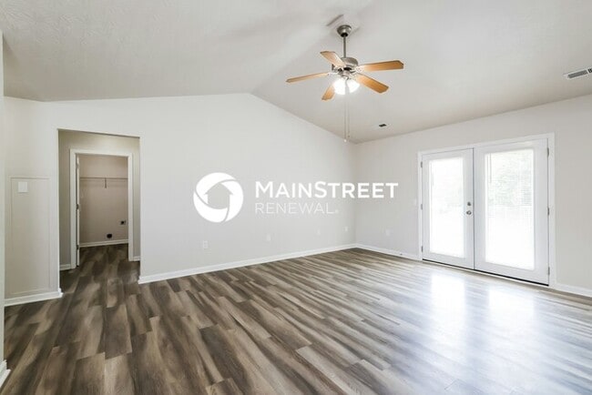 3 Bedroom Pet-Friendly Home in Sellersburg, IN with Main Street Renewal