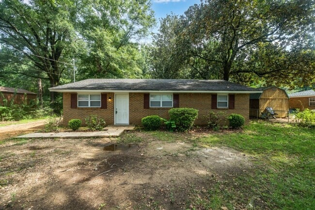 Photo - 114 Crenshaw Dr House