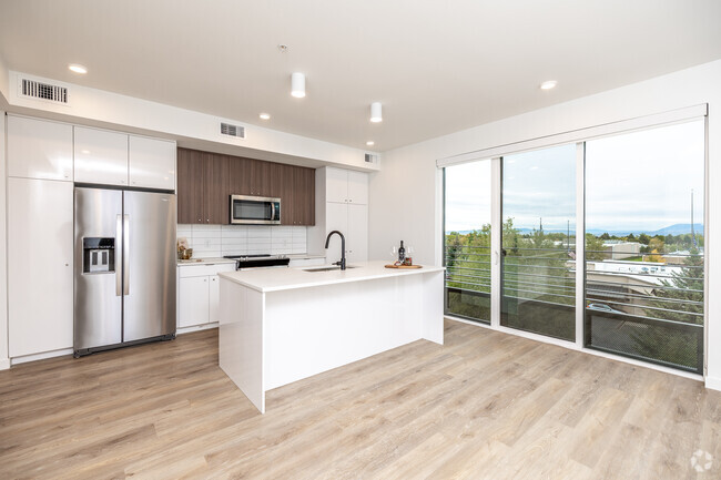 1BR, 1BA - A4/870 SF - Haymaker Apartments