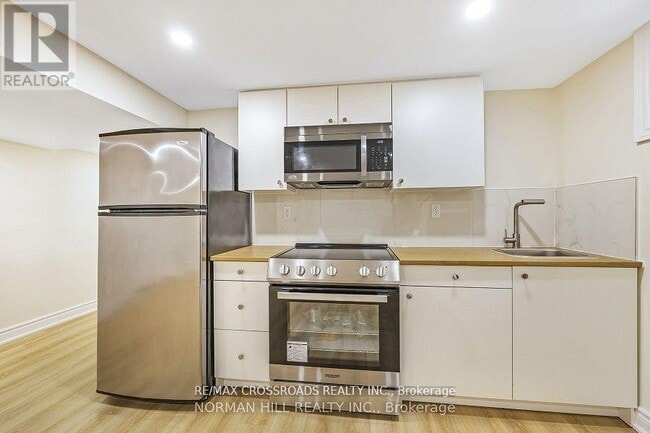 Photo - 3 Christina Crescent