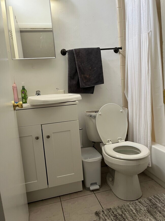 Photo - 3220 Hardie Way Unit 1