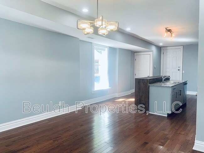 Photo - 2409 S 12th St Unidad 3F