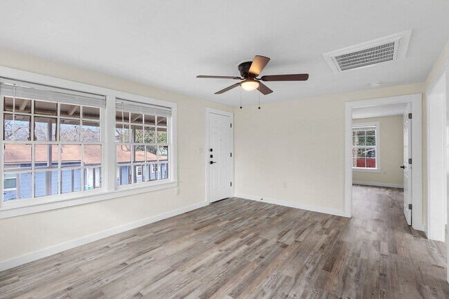 Photo - 407 Sarah St Unit C