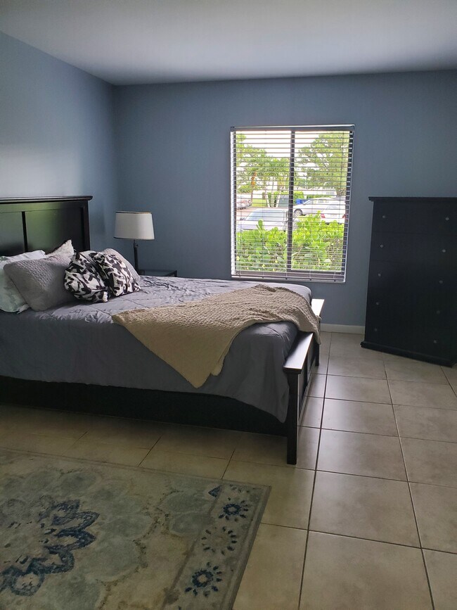 Master Bedroom - 3652 Alder Dr Unit B1