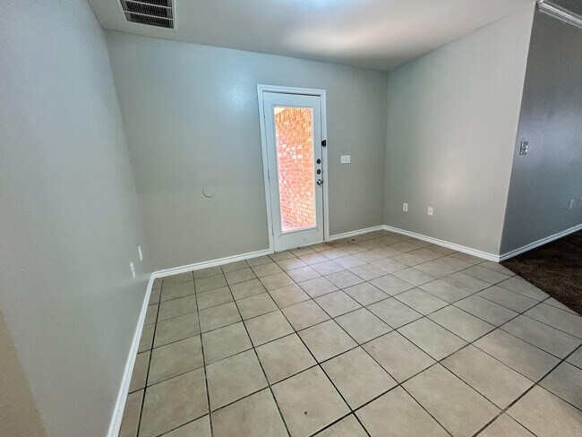 Photo - 908 N Belmont Ave