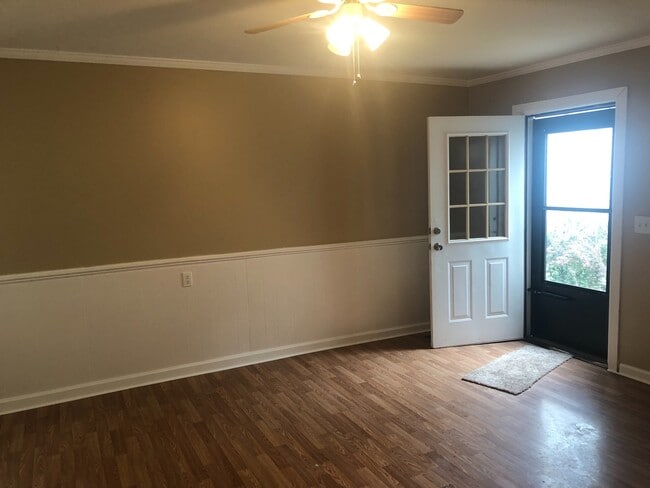 Photo - 2 bedroom duplex in the highlands!