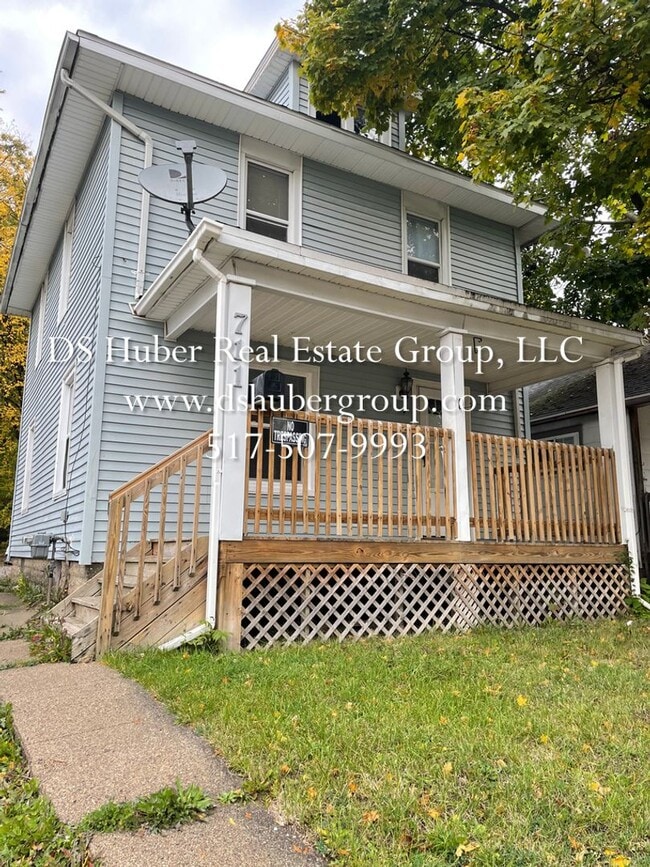 Photo - 711 Baker St House