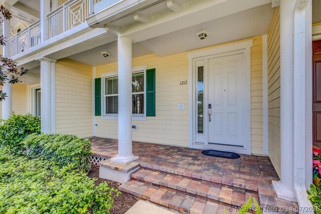 1212 S Community Dr