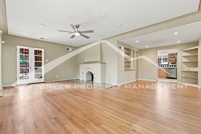 Photo - Stunning Home with Washer/Dryer and Gas Grill