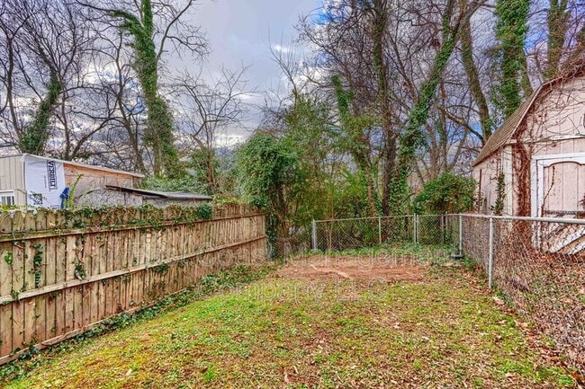 Photo - 431 Caledonia Ave