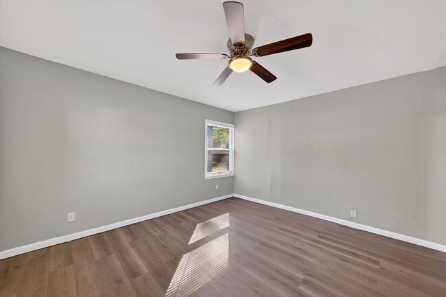 Photo - 228 Cameron Rd