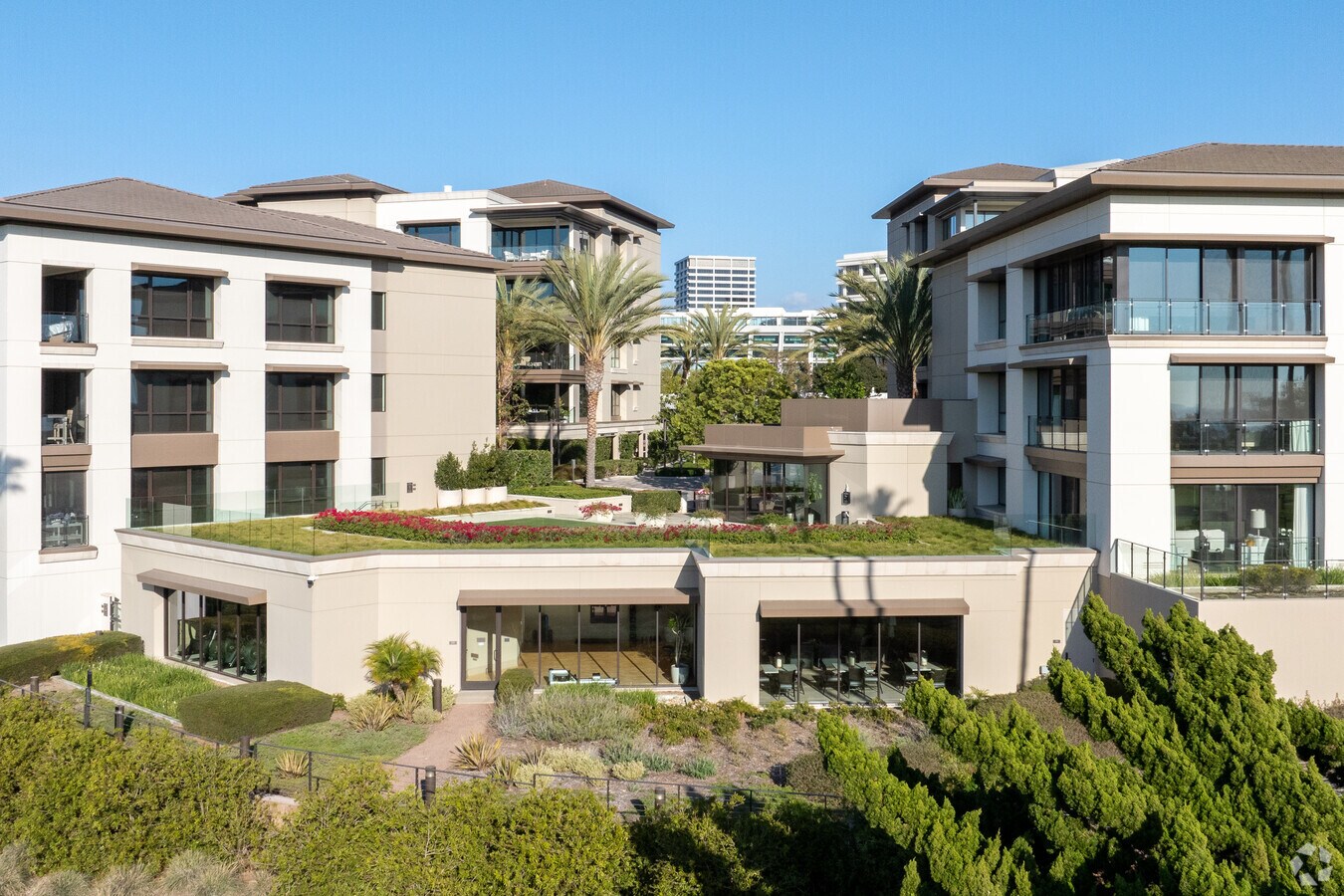 1001 Santa Barbara Dr, Newport Beach - Meridian Residences
