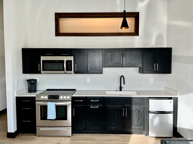 Photo - 510 Nucleus Ave