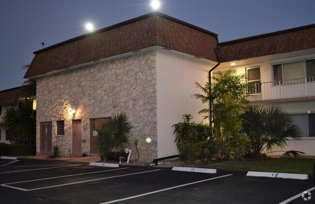 Building Photo - 2878 Donnelly Dr Unit 106 Rental