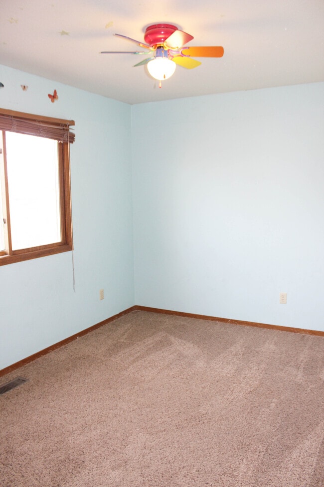 Upper Bedroom - 1025 Centennial Dr