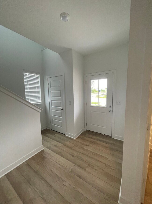 Photo - 1717 Woods Edge Dr