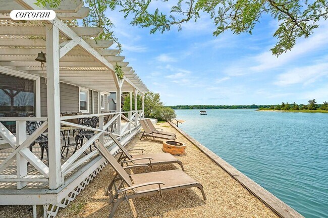 Photo - 286 Towd Point Rd