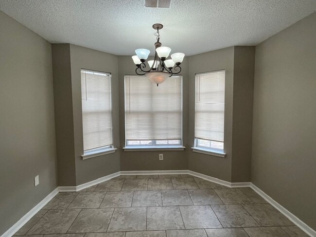 Photo - Renovated 4 Bedroom 2 Bath Home with 2 Car Garage for Rent!