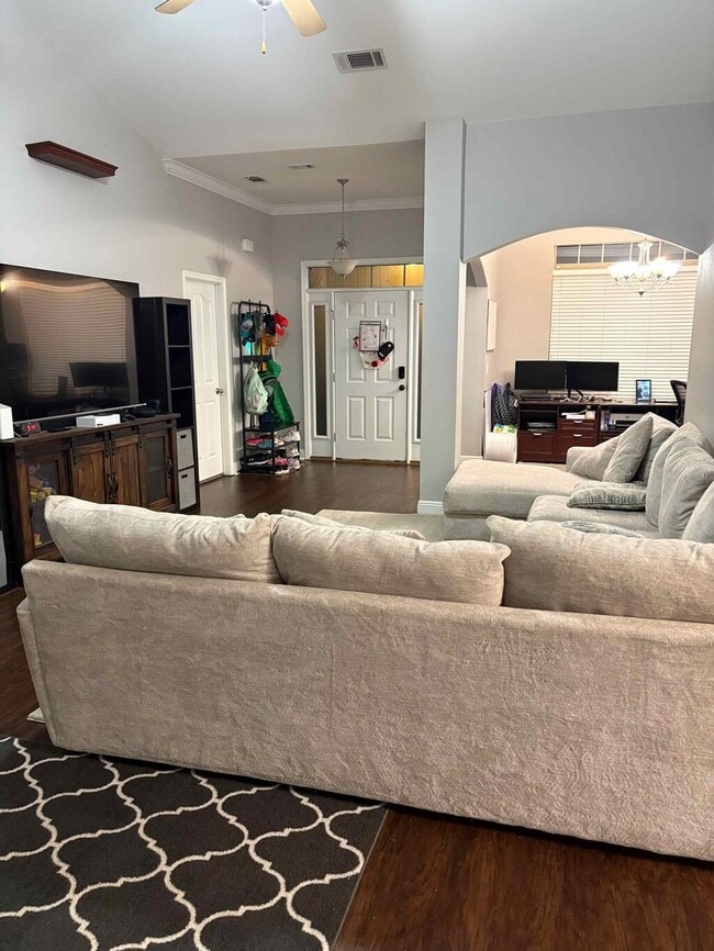 Photo - 148 Crab Apple Ave