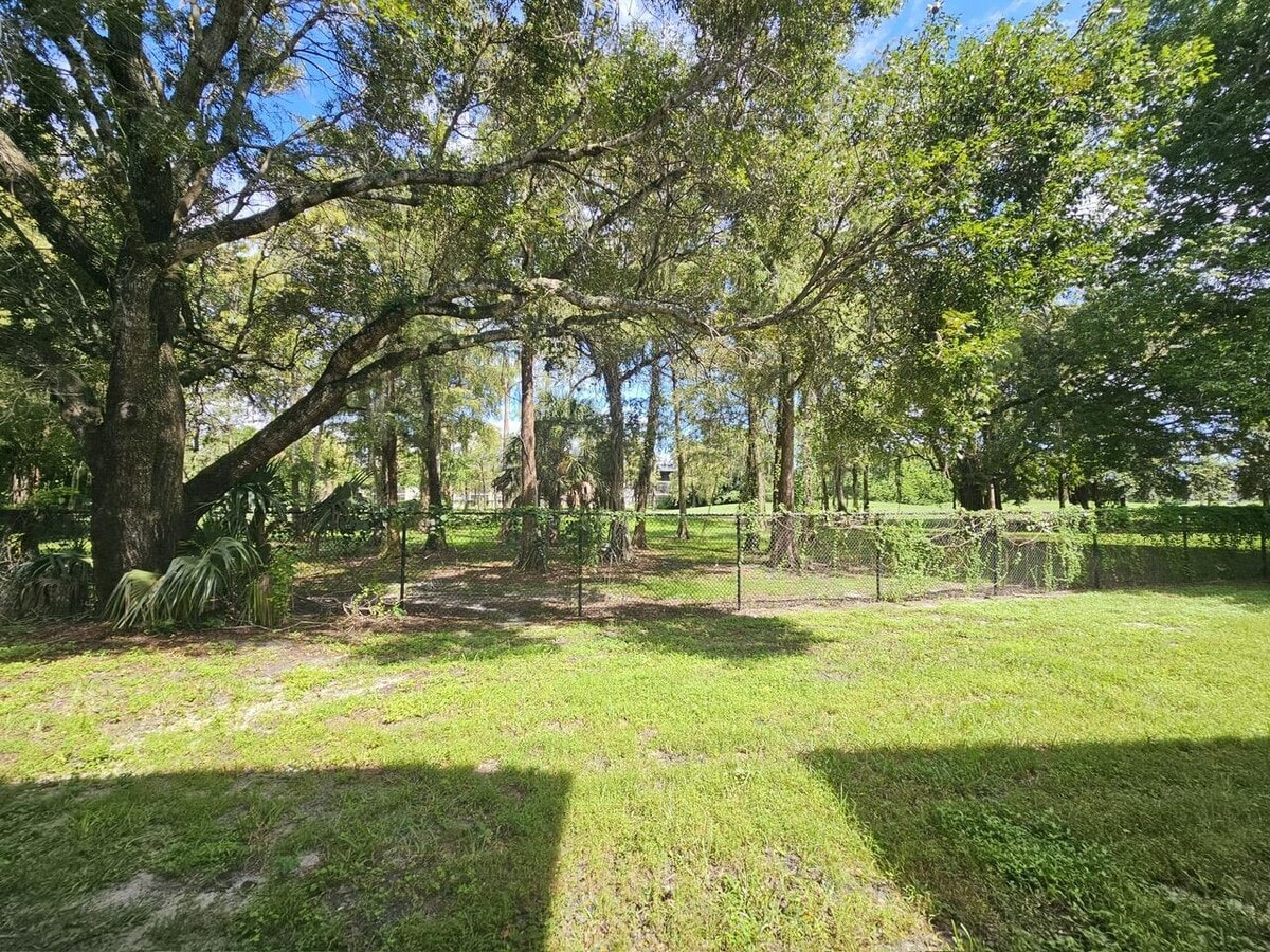 Photo - 7925 Fairview Dr Unit 107