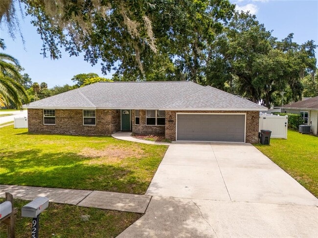 Photo - 923 Sand Crest Dr