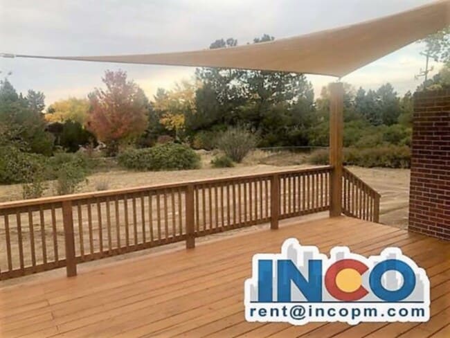 Photo - 4940 Lakeshore Dr