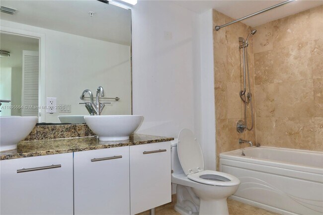 Photo - 41 SE 5th St Unidad 1611