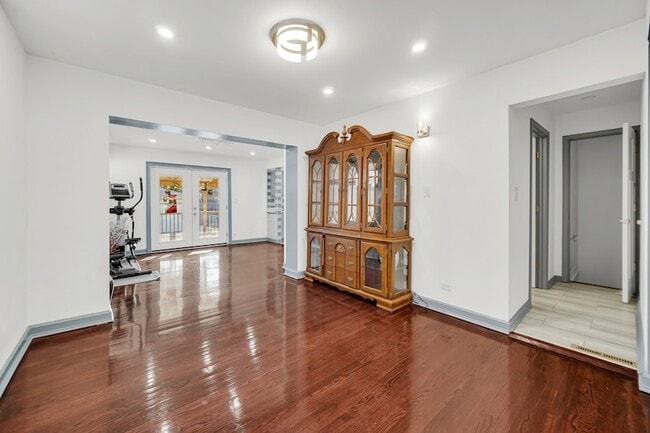 Photo - 6423 N Seeley Ave