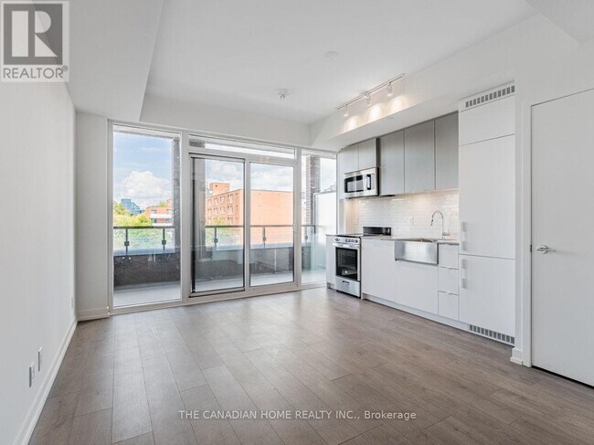 Photo - 270 Dufferin St Unit 321