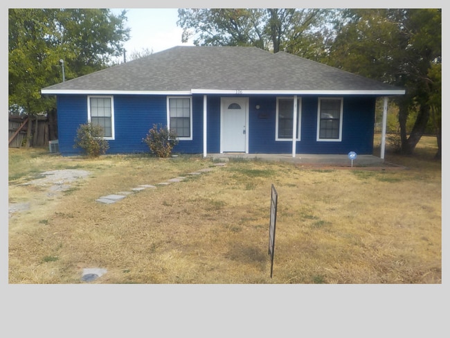 Building Photo - 106 Pecos St Rental