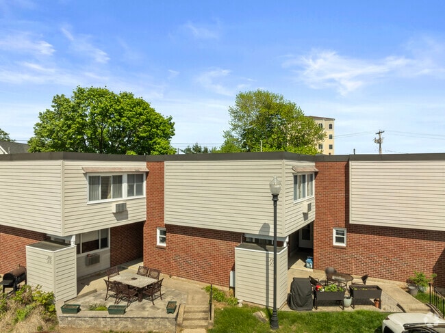 Building Photo - 211 W Walk Unit 211 Rental