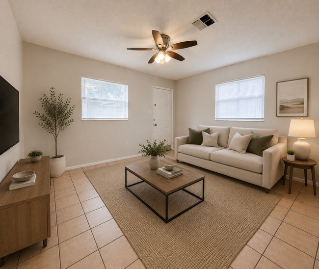 Building Photo - 2 BED/1 BATH AVAILABLE NOW!