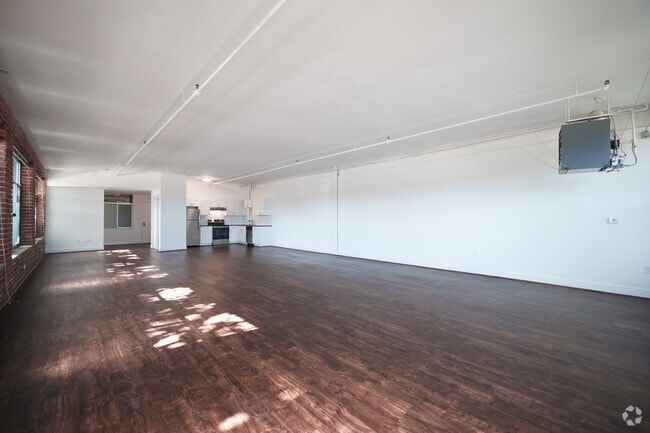 Studio - 1,350SF - Living Room