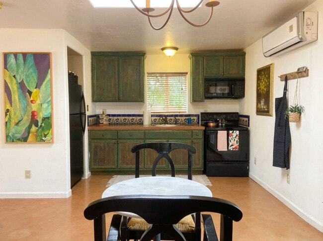 Kitchen - 2648 E Drachman St Unidad Studio Casita - furnished AND utilities