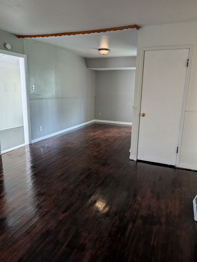 Photo - 315 Banff Cir