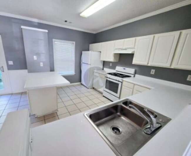 Photo - 9165 Nesbit Ferry Rd