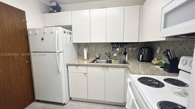 Photo - 2899 Collins Ave Unit 450