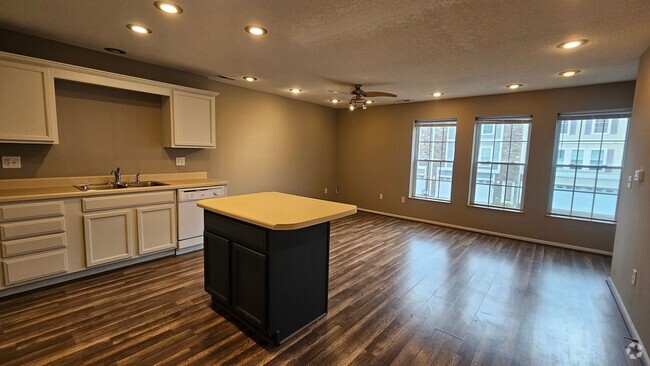 Building Photo - Modern 3-Level Townhouse in a Desirable Ne...