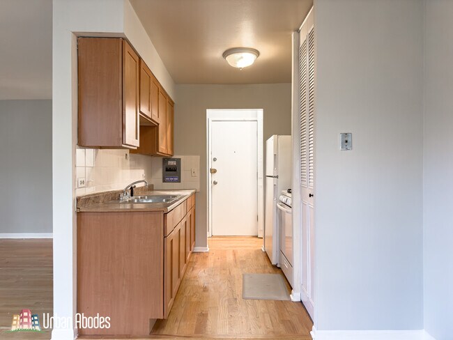 Photo - 510 W Briar Pl Unit M195