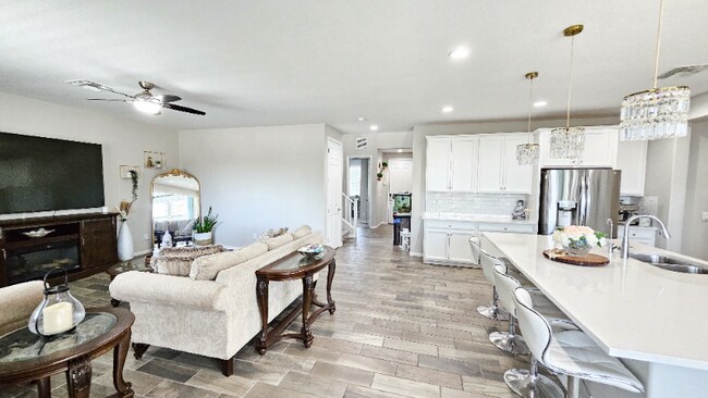 Photo - 34 W Megan St