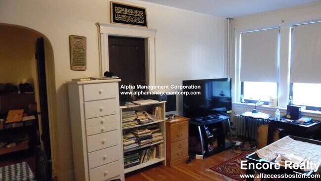 Photo - 349 Pleasant St