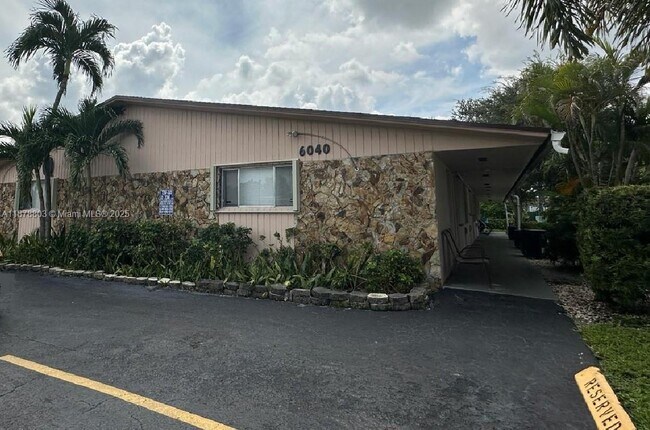 Building Photo - 6040 SW 26th St Unit 2 Rental