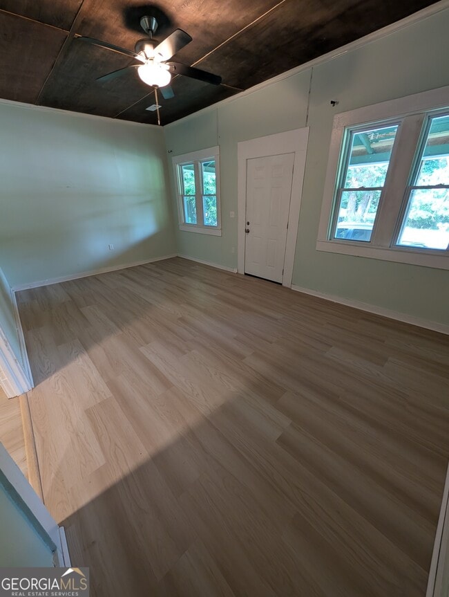 Photo - 325 Corinth Rd