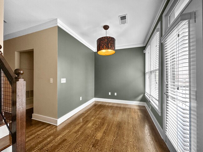 Photo - Charming 2 Bedroom 2.5 Bathroom Apartment ...