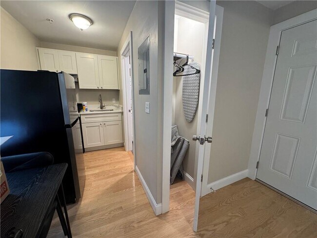 16 Brinley St Unit 6