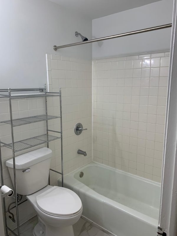 Photo - 1017 N Schuyler Ave Unidad 4