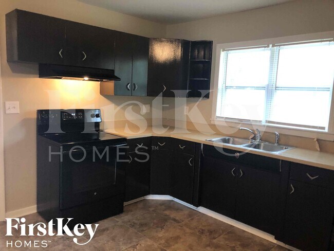 Photo - 901 Elizabeth Dr