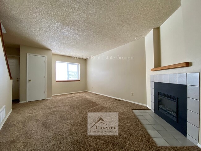 Photo - 519 Comanche Village Dr